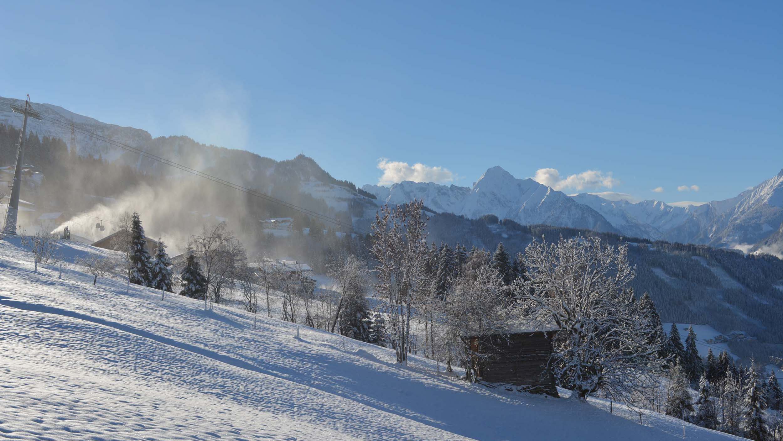 11 Beschneite Talabfahrt Apartment Panorama.jpg